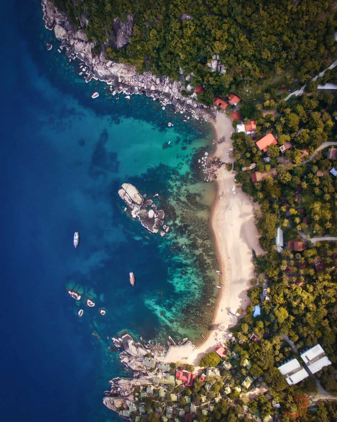 Découvrez les recoins cachés de Koh Pha Ngan en bateau