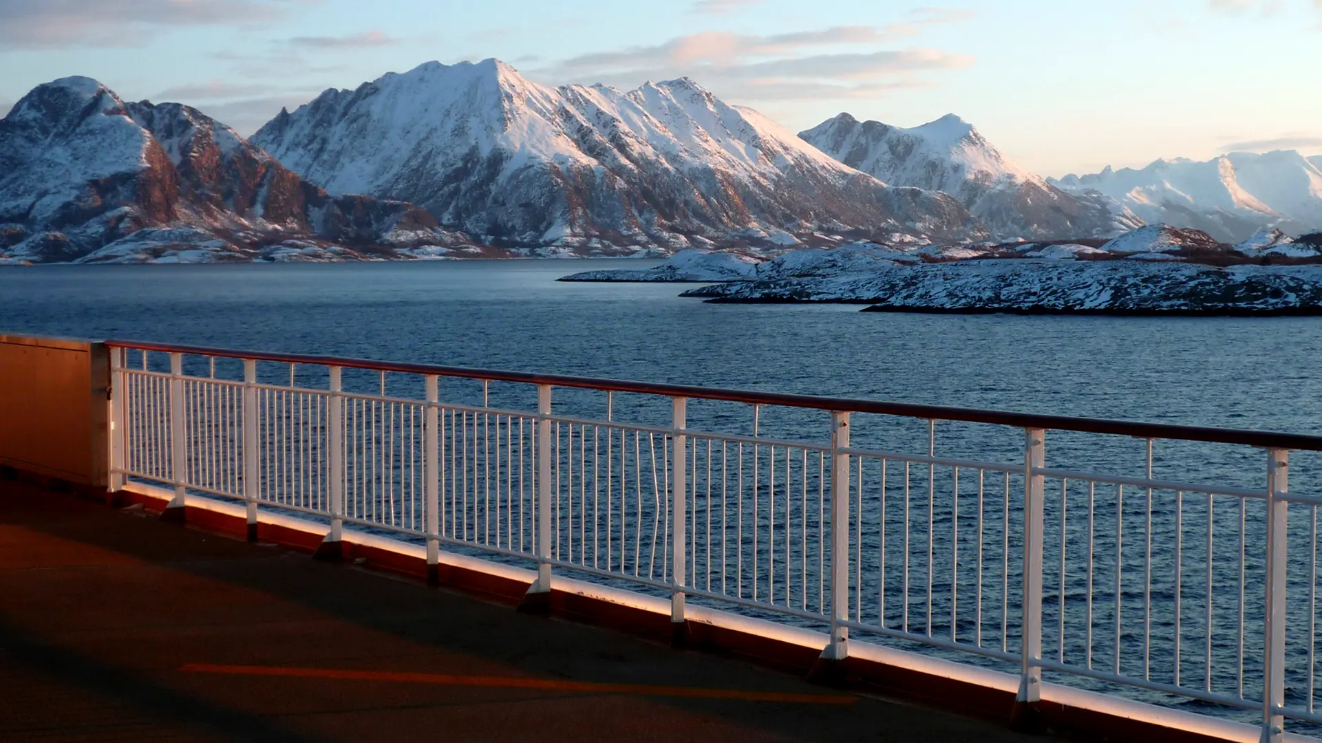Sur le pont à bord de l’Hurtigruten – Norvège