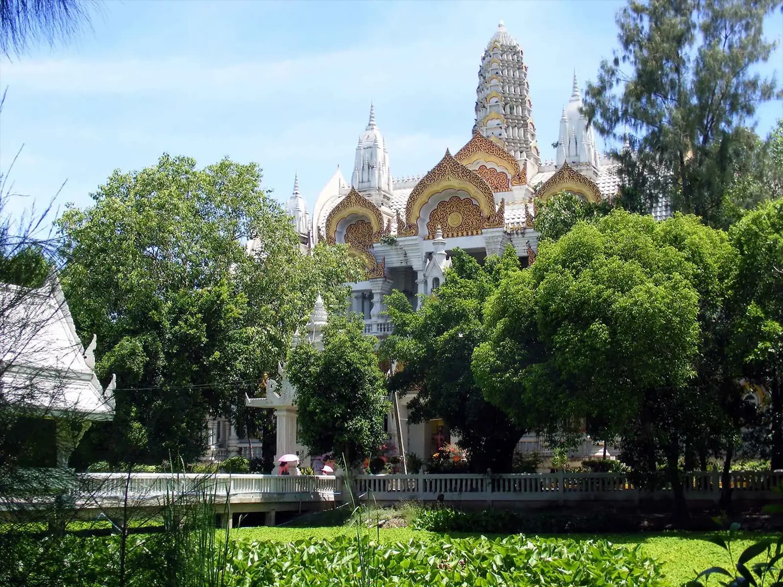 Le Wat Phai Rong Wua à Suphan Buri – Thaïlande